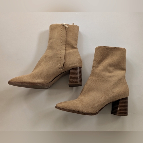 Ankle-high Boots With Block Heel - Picture 6 of 9